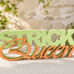 STRICK Queen 3D-Schriftzug in zweizeiligem Design